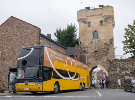 N-VA promobus bezoekt Tongeren 